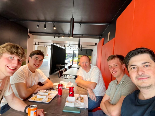 FRIETJES MET STIJN DE SCHRIJVER STAGESTUDENT 09082024